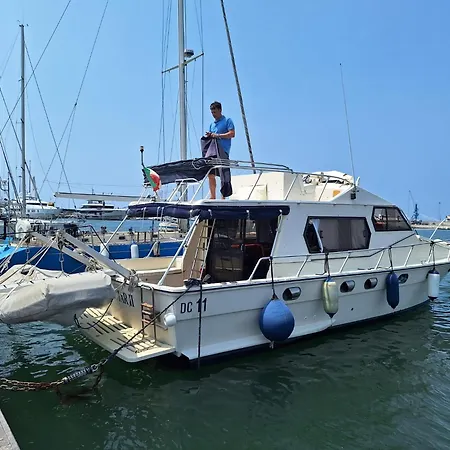 보트호텔 Boat Rent Napoli